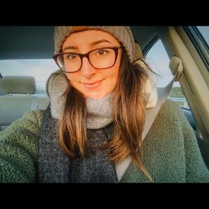 Meet your Posher, Emily